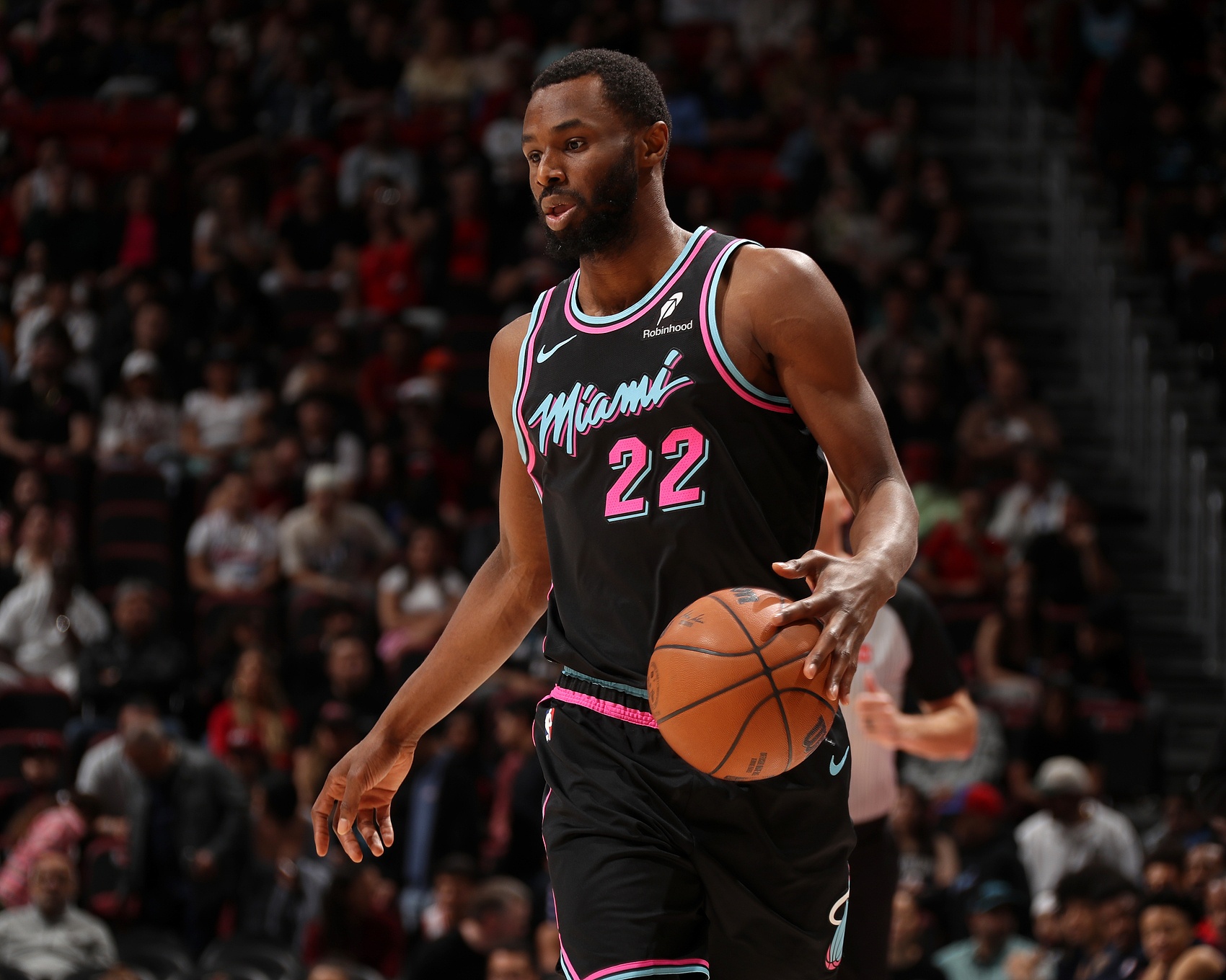 开云娱乐-复出状态可以!维金斯半场5中4&三分2中1拿到9分3板2断1帽